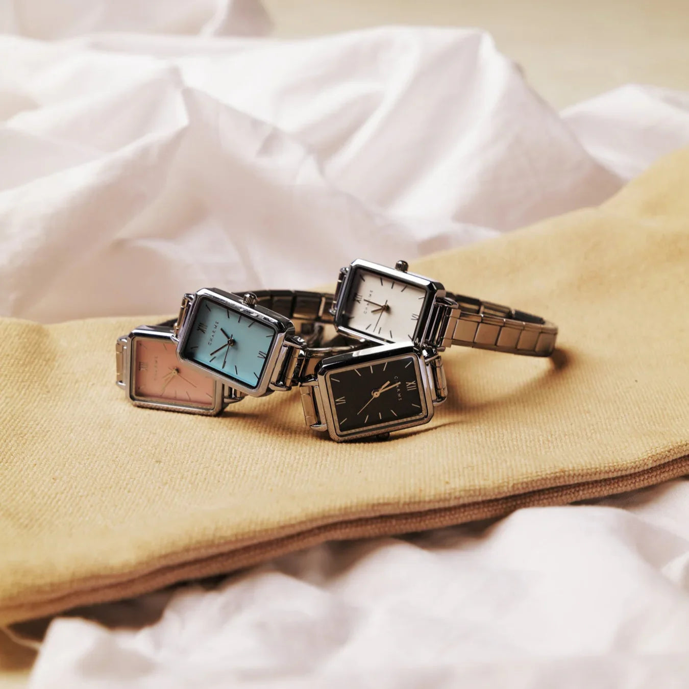 Como – Edición plateada con esfera negra